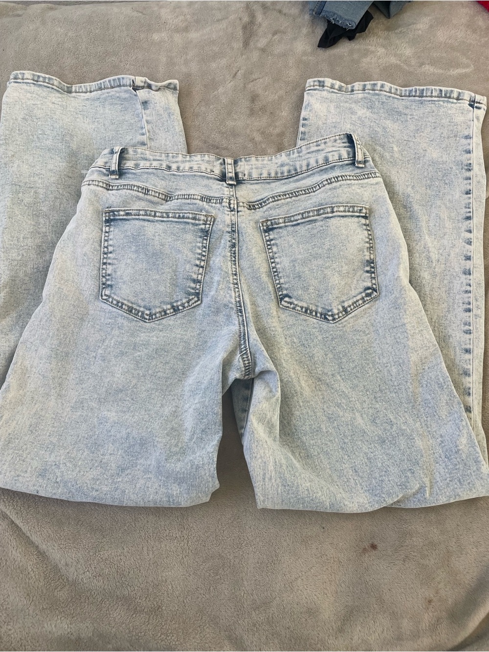 Light Wash Wide Leg Jeans - Women